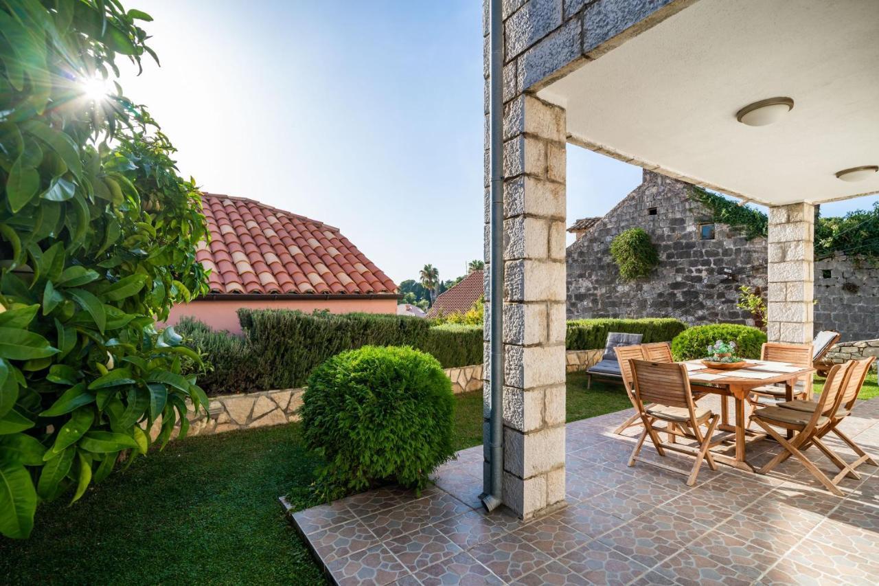 Villa Vista Old Town ซัฟทัท ภายนอก รูปภาพ