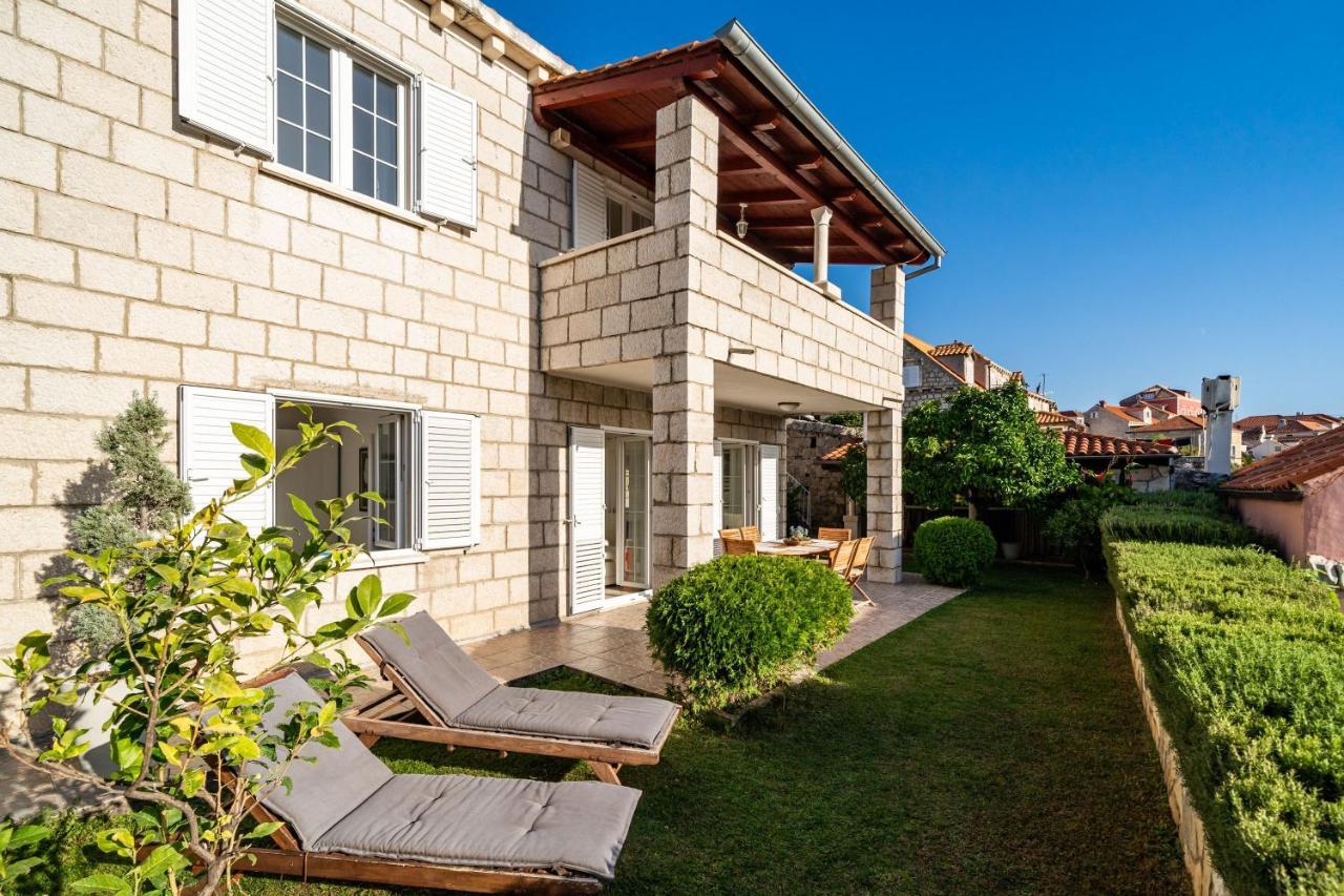 Villa Vista Old Town ซัฟทัท ภายนอก รูปภาพ